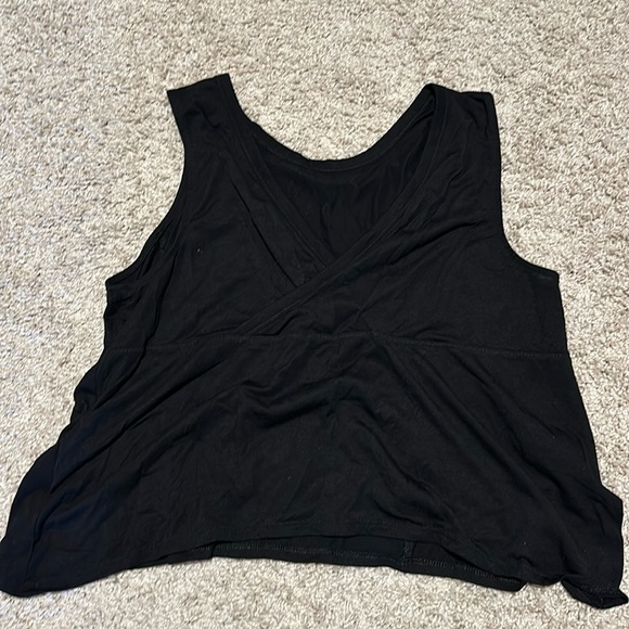 Black workout top - Picture 1 of 4